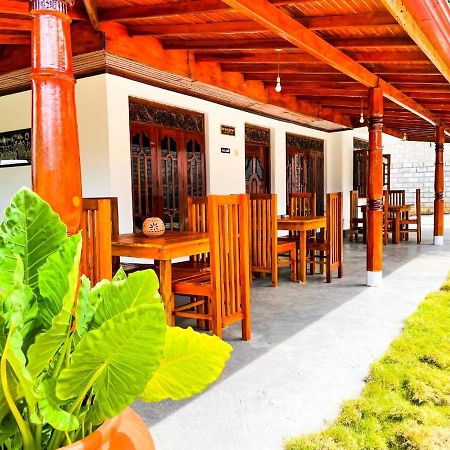 Tharurashmi Sea Pond Villa & Surf Hostel - Hiriketiya Dickwella Exterior foto