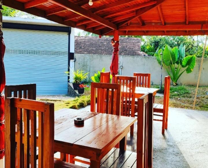 Tharurashmi Sea Pond Villa & Surf Hostel - Hiriketiya Dickwella Exterior foto