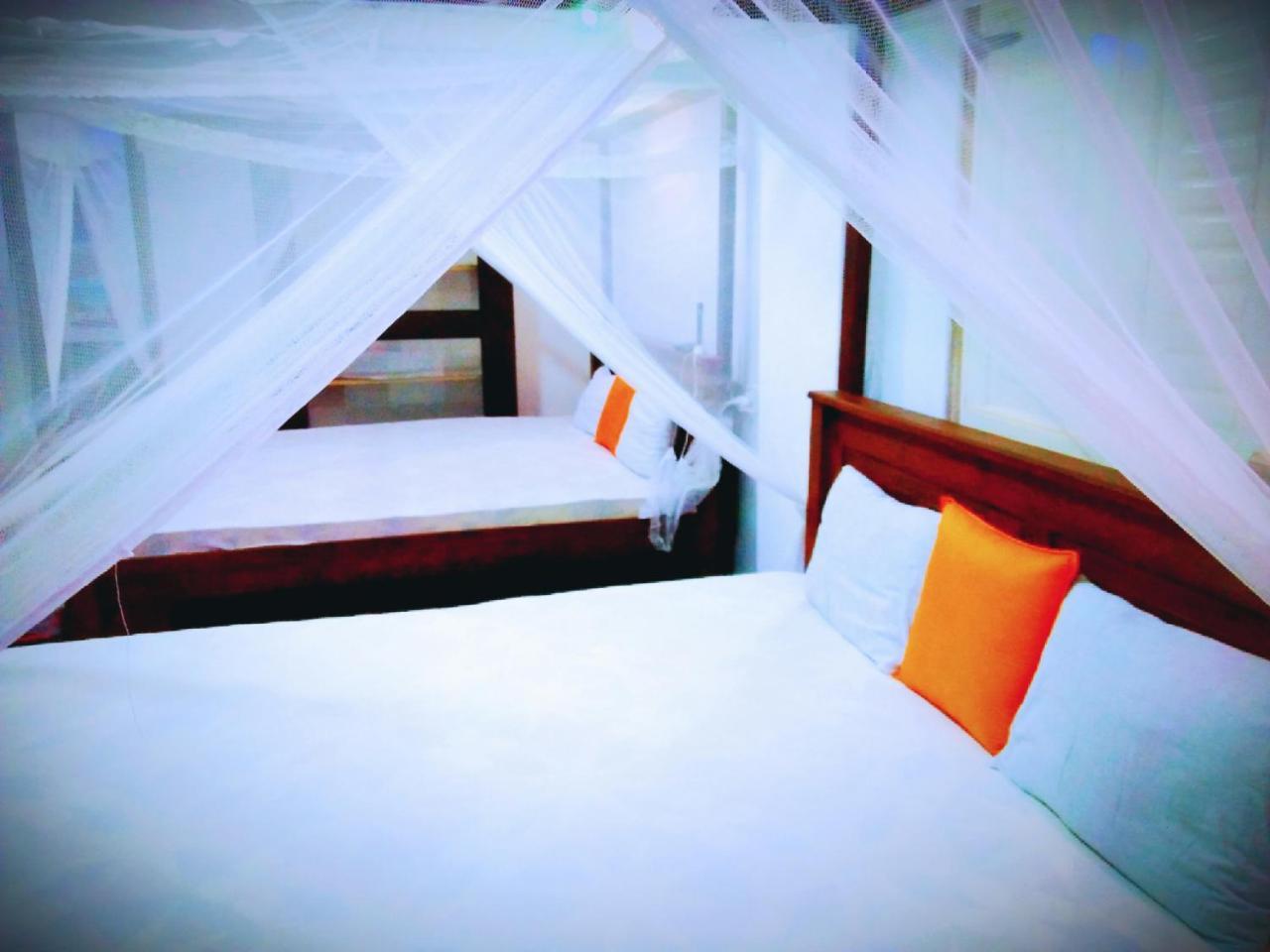Tharurashmi Sea Pond Villa & Surf Hostel - Hiriketiya Dickwella Exterior foto